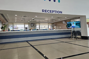 Hospital Front Desk Design
